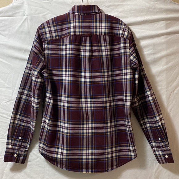 American Eagle Men’s Maroon Plaid Classic Fit Button-down long sleeve. Size M - Picture 2 of 7